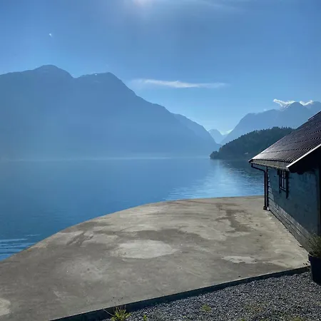 House In Oppstryn Ferienhaus